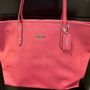 Zip Top Tote F57522